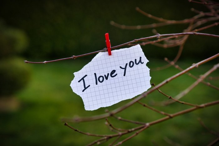10 aranyos szerelmes üzenet a párodnak - Megható sorok